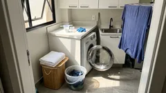 Quanto tempo deixar roupa de molho sem pegar cheiro de mofo