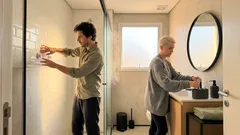 Como dar cara de hotel ao banheiro sem reforma — só trocando alguns acessórios